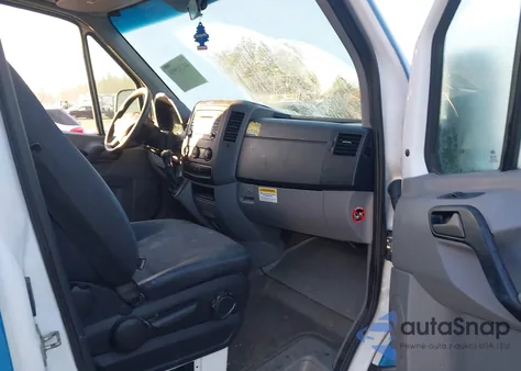 2016 Mercedes-Benz Sprinter 2500 Normal Roof from USA, damaged, VIN WD3PE7DD7GP224092